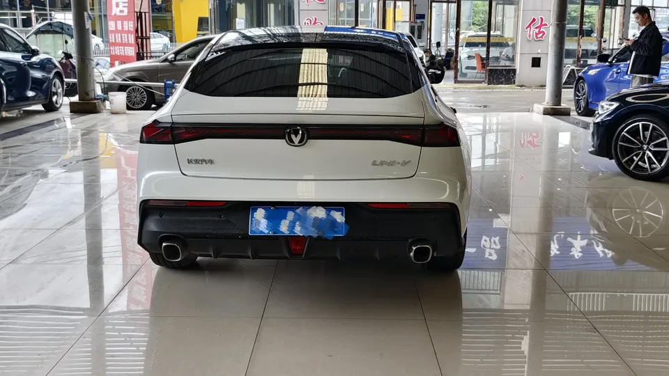Changan UNI-V Changan UNI-V 2024 1.5T High Energy Edition 2025 — thumbnail 5