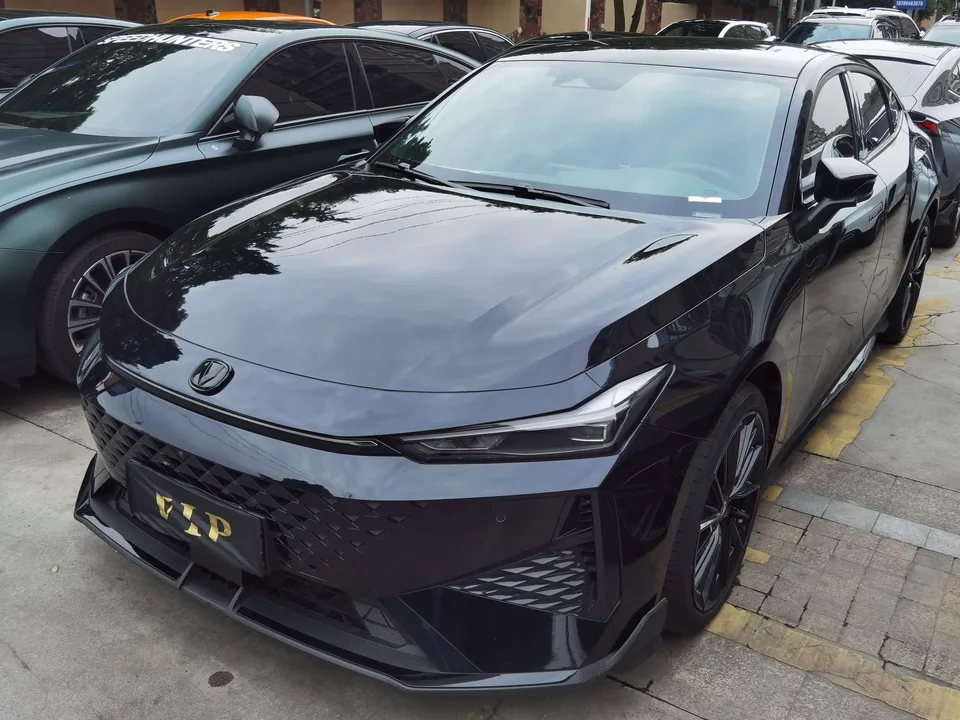 Changan UNI-V Changan UNI-V 2024 1.5T Premium Sports 2024 — photo 1, buy with delivery to Moscow