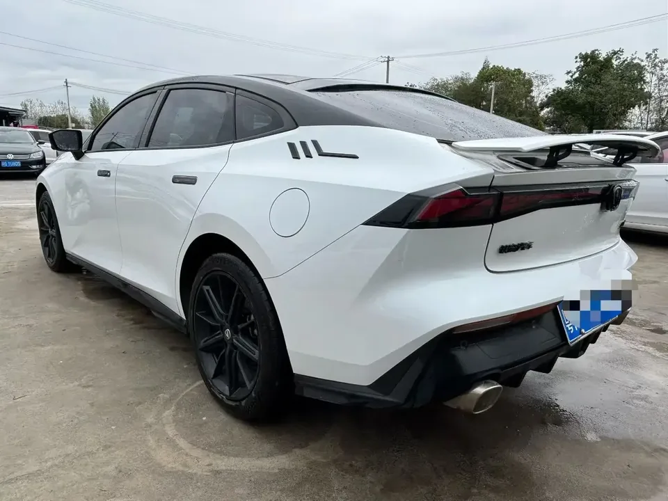 Changan UNI-V Changan UNI-V 2023 1.5T Premium 2023 — thumbnail 2