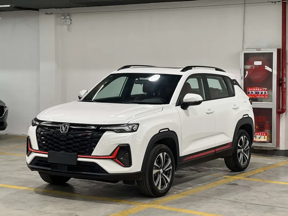 Changan CS35 Plus Changan CS35 PLUS 2023 Enjoyable Edition Blue Whale NE 1.4T DCT Luxury Edition 2024 — photo 1, buy with delivery to Moscow