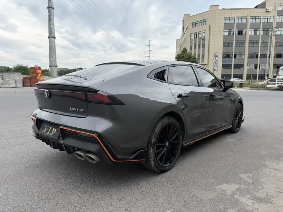 Changan UNI-V Changan UNI-V 2023 1.5T Sports Edition 2023 — thumbnail 2