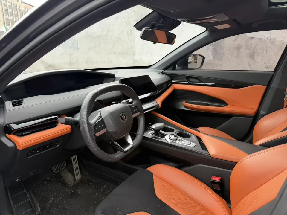 Changan UNI-V Changan UNI-V 2023 1.5T Sports Edition 2023 — thumbnail 3