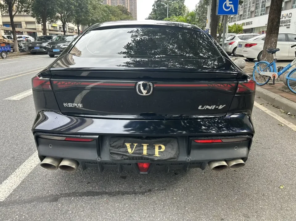 Changan UNI-V Changan UNI-V 2023 1.5T Sports Edition 2023 — thumbnail 2
