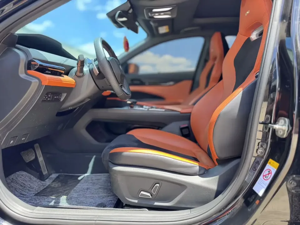 Changan UNI-V Changan UNI-V 2023 1.5T Sports Edition 2023 — миниатюра 4