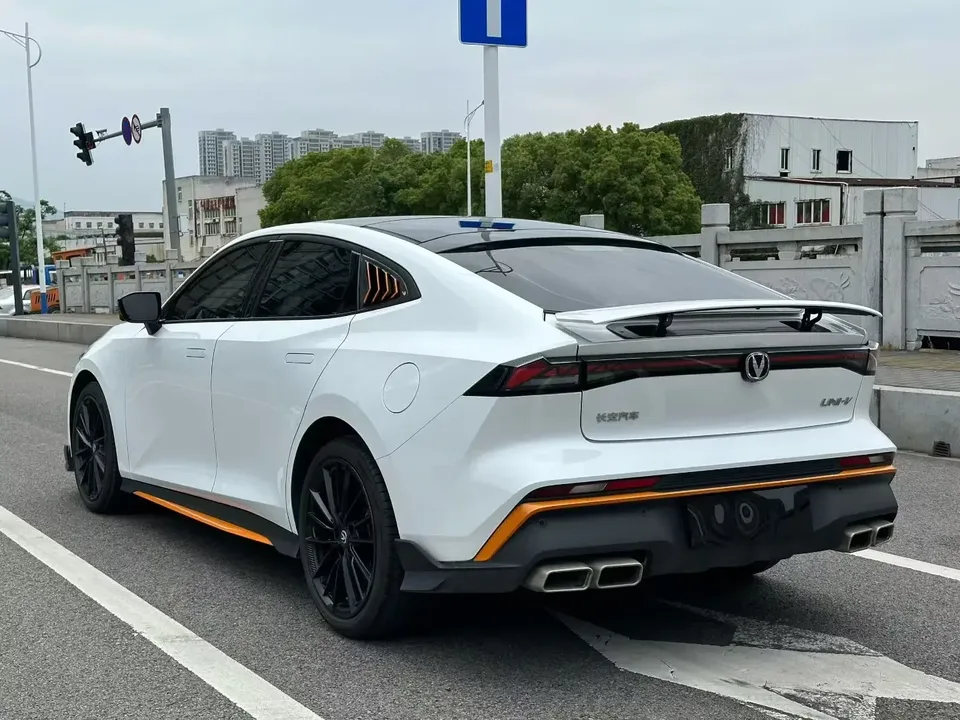 Changan UNI-V Changan UNI-V 2025 1.5T 500Bar Premium Sports 2025 — thumbnail 4