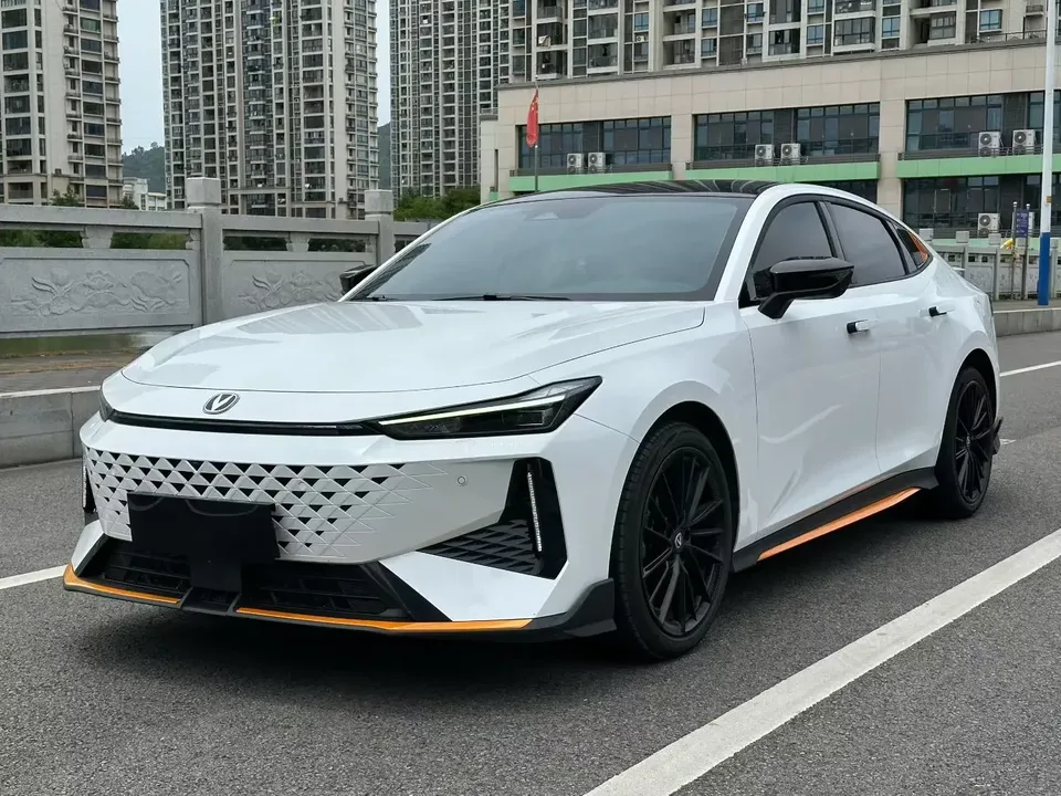 Changan UNI-V Changan UNI-V 2025 1.5T 500Bar Premium Sports 2025 — photo 1, buy with delivery to Moscow