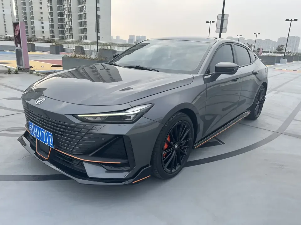 Changan UNI-V Changan UNI-V 2023 1.5T Sports Edition 2023 — photo 1, buy with delivery to Moscow