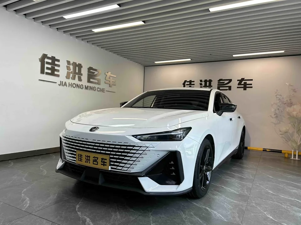 Changan UNI-V Changan UNI-V 2023 1.5T Premium 2023 — photo 1, buy with delivery to Moscow