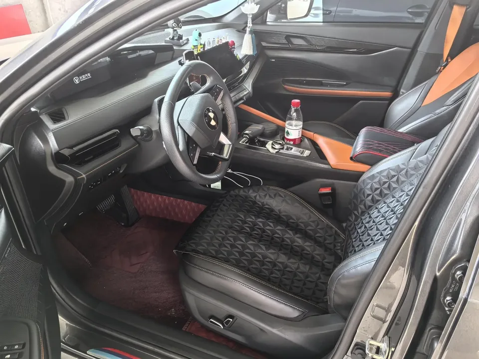 Changan UNI-V Changan UNI-V 2022 1.5T Premium 2022 — миниатюра 3