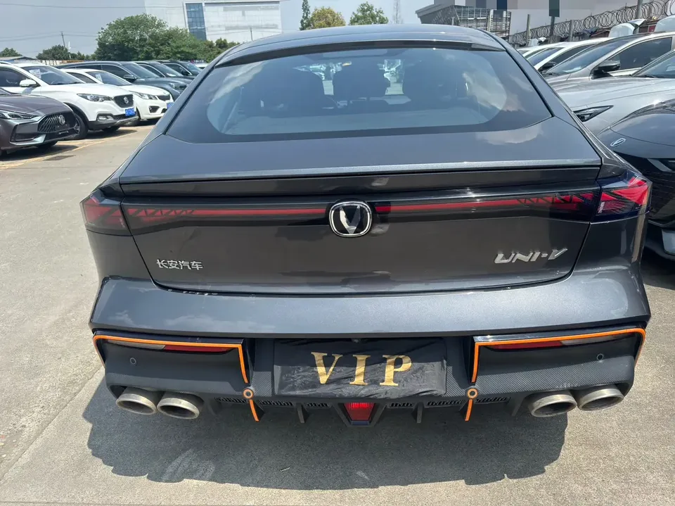Changan UNI-V Changan UNI-V 2022 1.5T Sports Edition 2022 — thumbnail 2