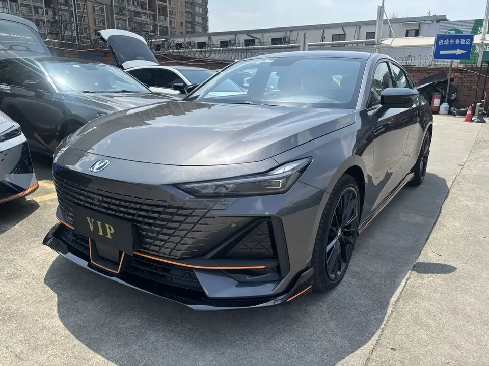 Changan UNI-V Changan UNI-V 2022 1.5T Sports Edition 2022 — photo 1, buy with delivery to Moscow