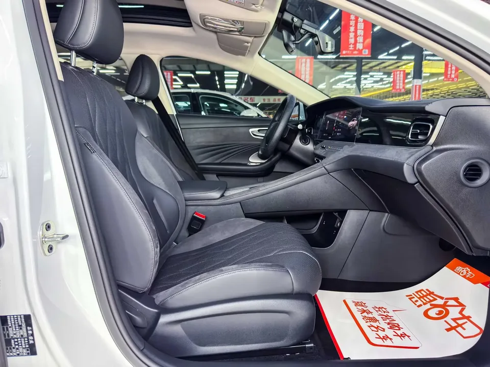 Roewe D7 DMH Roewe D7 DMH 2023 125 Excellence Edition 2024 — thumbnail 3