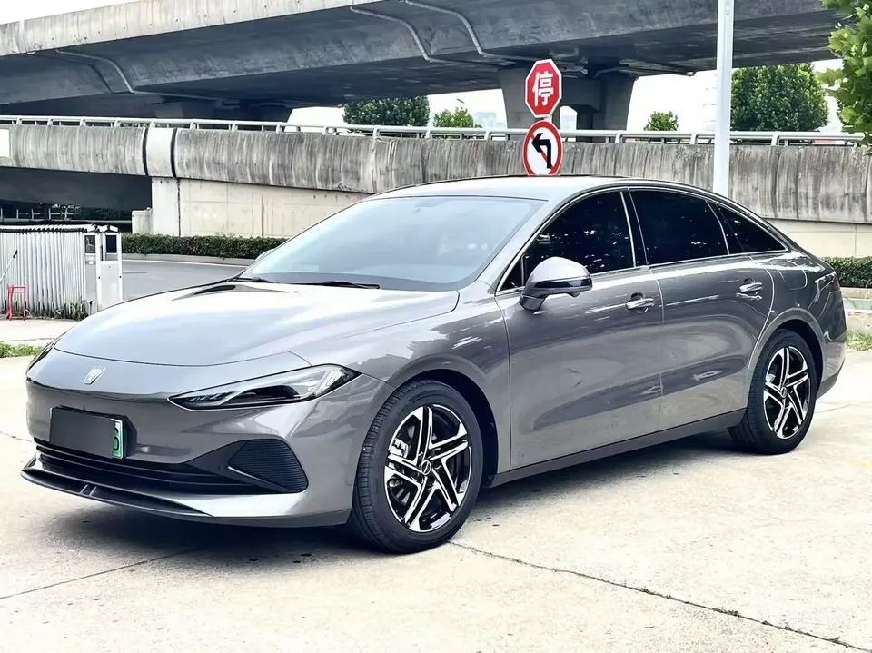 Roewe D7 DMH Roewe D7 DMH 2023 125 Excellence Edition 2024 — photo 1, buy with delivery to Moscow