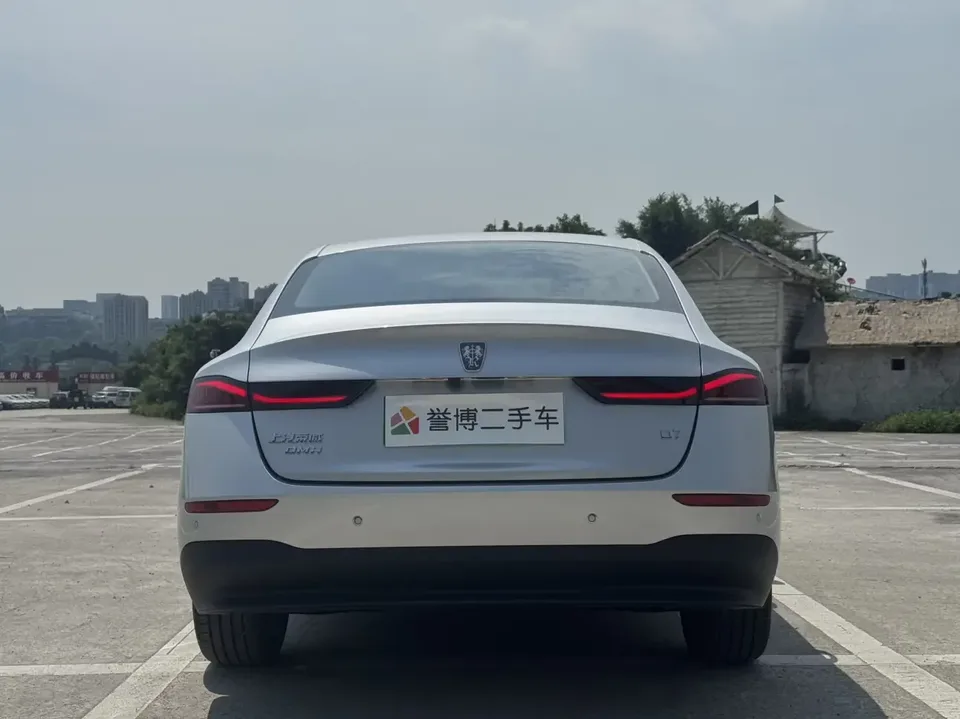Roewe D7 DMH Roewe D7 DMH 2025 125 World Champion Excellence Edition 2025 — thumbnail 2