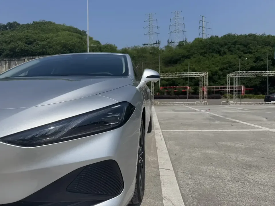 Roewe D7 DMH Roewe D7 DMH 2025 125 World Champion Excellence Edition 2025 — thumbnail 4