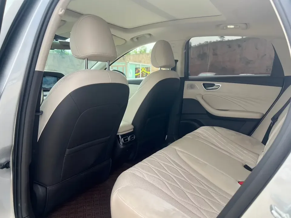 Roewe D7 DMH Roewe D7 DMH 2023 125 Excellence Edition 2023 — thumbnail 3