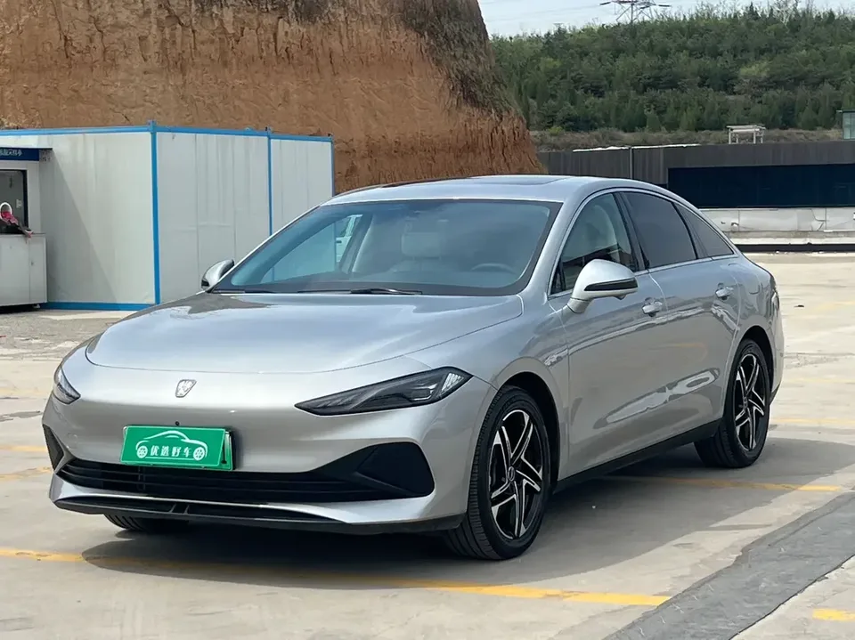 Roewe D7 DMH Roewe D7 DMH 2023 125 Excellence Edition 2023 — photo 1, buy with delivery to Moscow