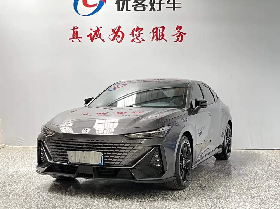 Changan UNI-V Changan UNI-V 2022 1.5T Premium 2022 — photo 1, buy with delivery to Moscow