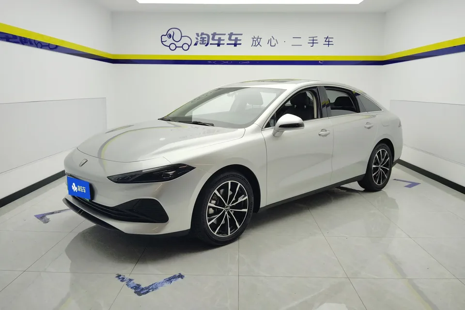 Roewe D7 DMH Roewe D7 DMH 2025 125 World Championship Edition 2025 — photo 1, buy with delivery to Moscow