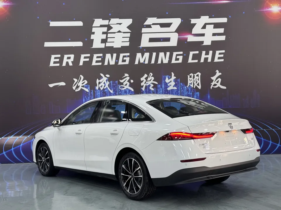 Roewe D7 DMH Roewe D7 DMH 2025 125 World Champion Excellence Edition 2026 — thumbnail 4