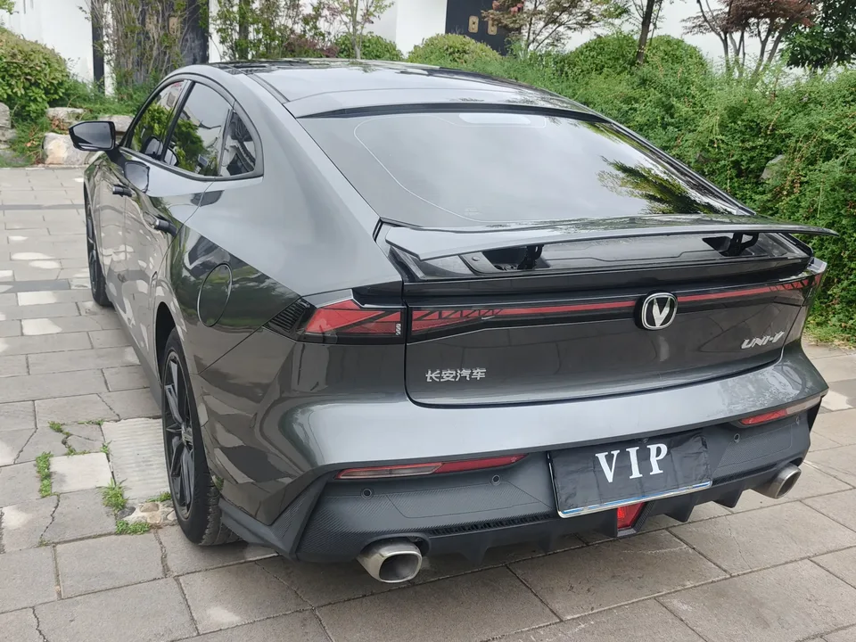 Changan UNI-V Changan UNI-V 2022 1.5T Premium 2022 — thumbnail 3