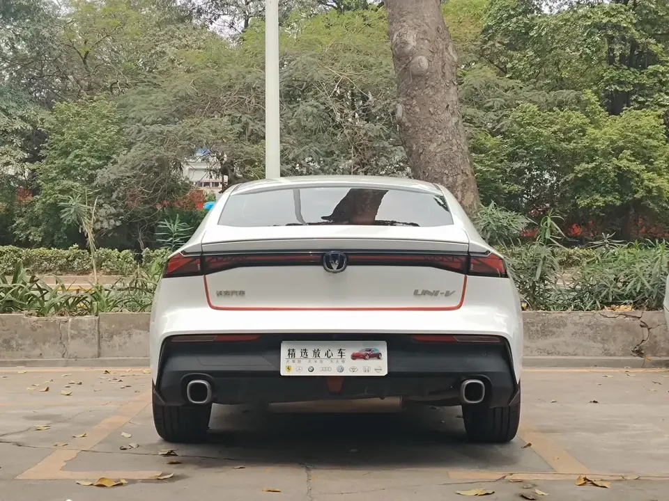 Changan UNI-V Changan UNI-V 2023 1.5T Premium 2023 — thumbnail 2
