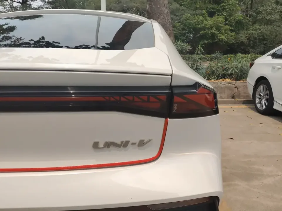 Changan UNI-V Changan UNI-V 2023 1.5T Premium 2023 — thumbnail 3