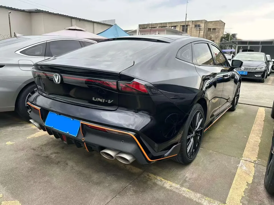 Changan UNI-V Changan UNI-V 2023 1.5T Sports Edition 2023 — thumbnail 2
