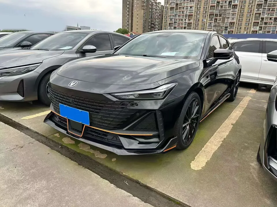 Changan UNI-V Changan UNI-V 2023 1.5T Sports Edition 2023 — photo 1, buy with delivery to Moscow