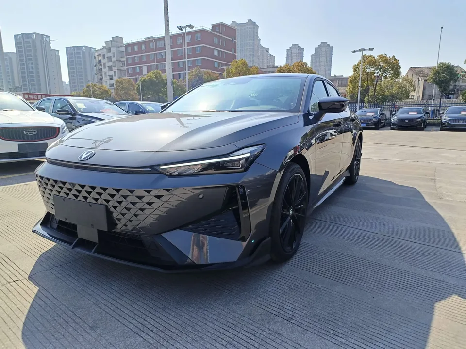 Changan UNI-V Changan UNI-V 2024 1.5T Premium Sports 2025 — photo 1, buy with delivery to Moscow
