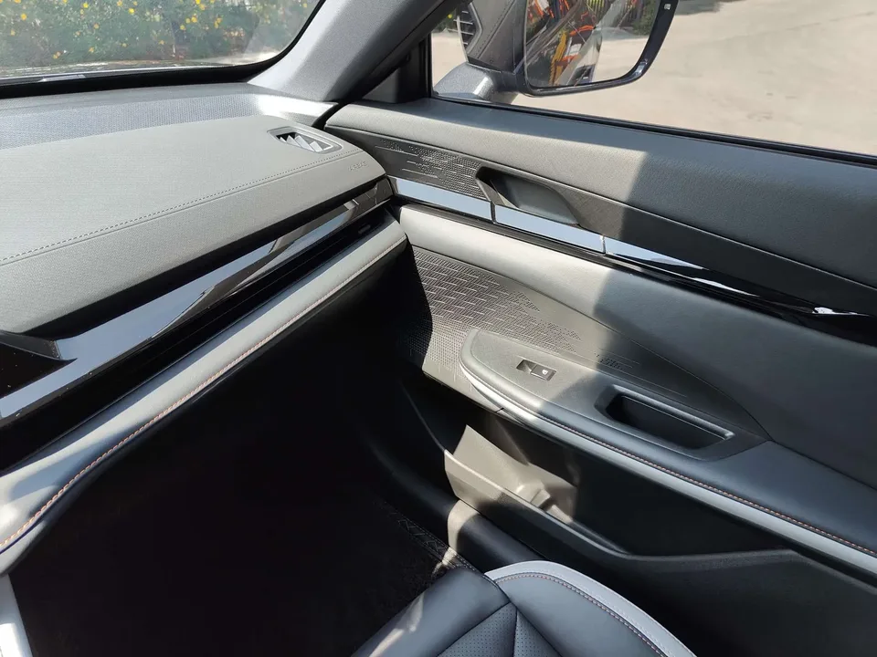 Changan UNI-V Changan UNI-V 2023 1.5T Premium 2023 — thumbnail 3
