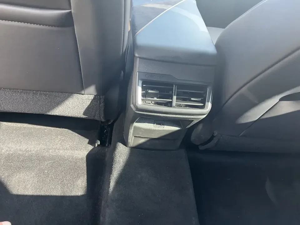 Changan UNI-V Changan UNI-V 2023 1.5T Sports Edition 2023 — thumbnail 3