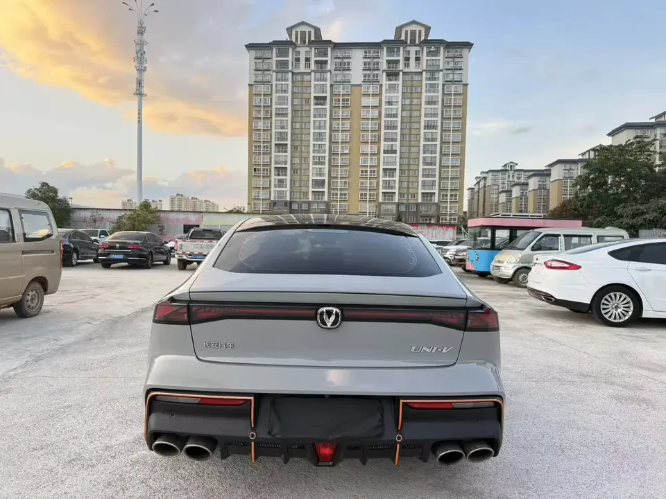 Changan UNI-V Changan UNI-V 2022 1.5T Sports Edition 2022 — thumbnail 2