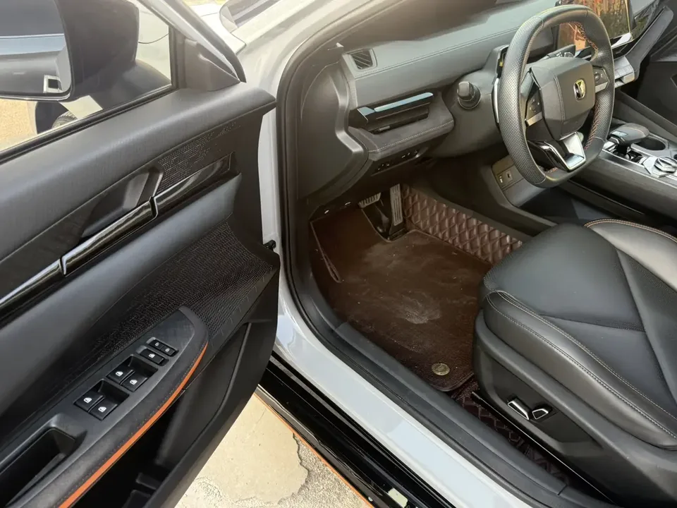 Changan UNI-V Changan UNI-V 2022 1.5T Sports Edition 2022 — thumbnail 5