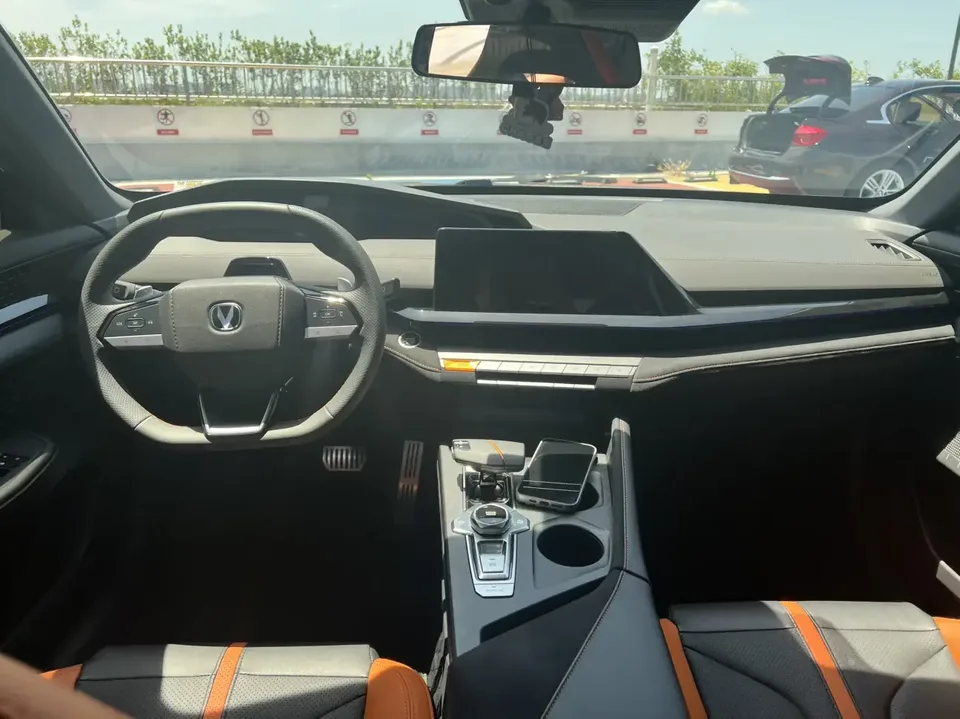 Changan UNI-V Changan UNI-V 2024 1.5T Premium Sports 2025 — thumbnail 3