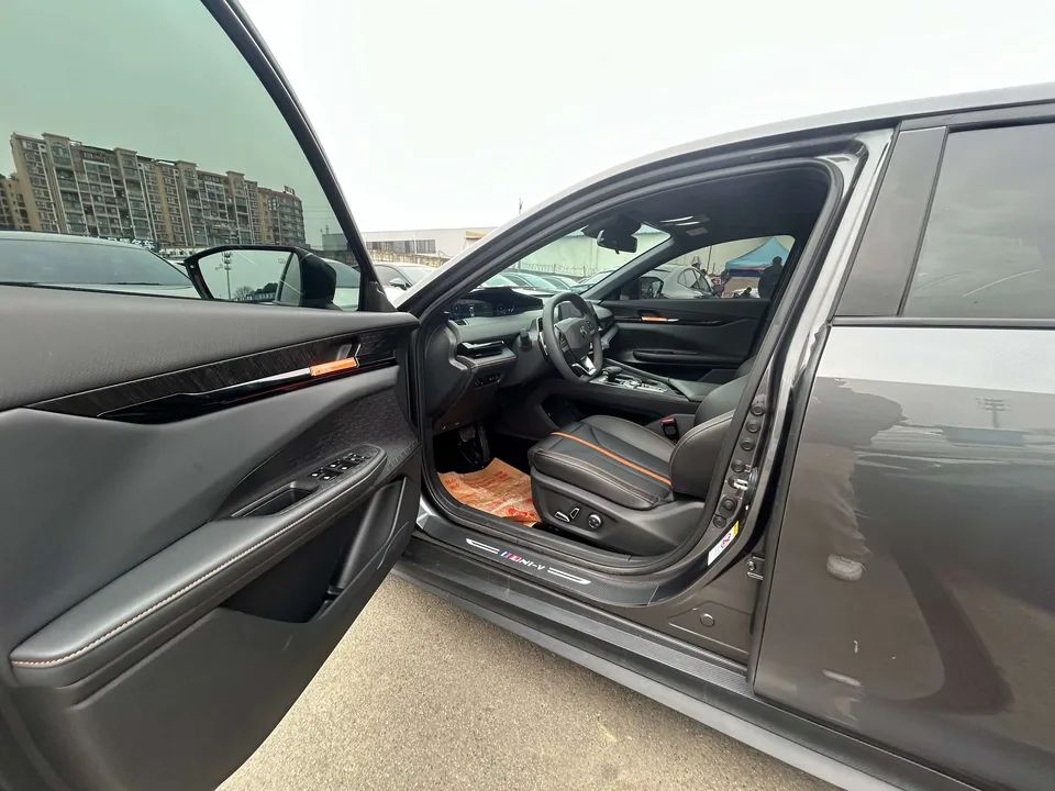 Changan UNI-V Changan UNI-V 2024 1.5T Premium 2024 — миниатюра 4