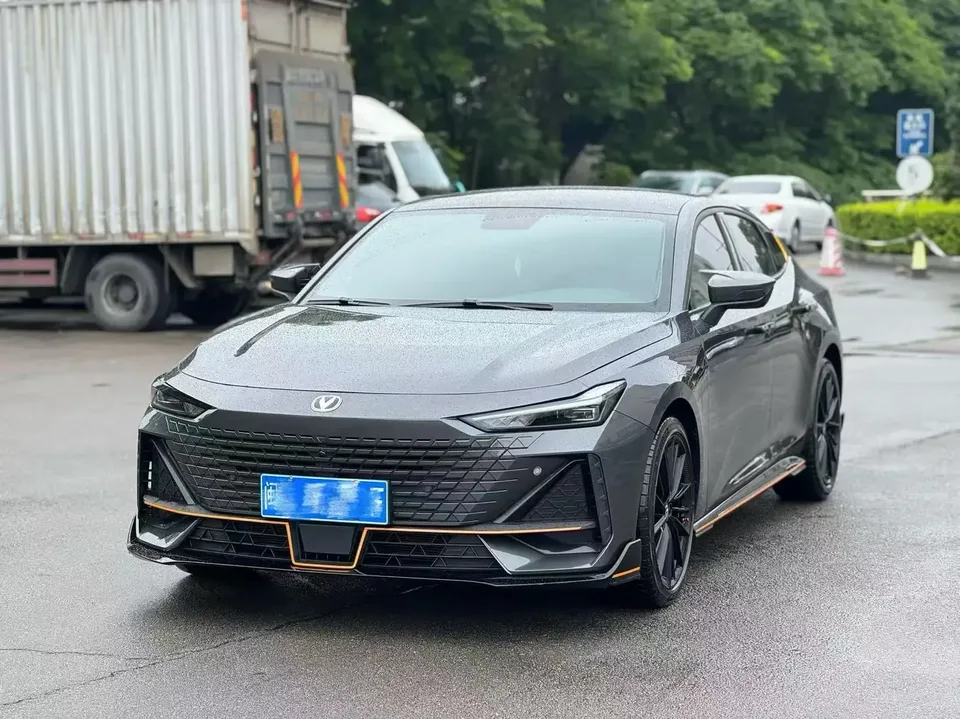 Changan UNI-V Changan UNI-V 2022 1.5T Sports Edition 2023 — photo 1, buy with delivery to Moscow