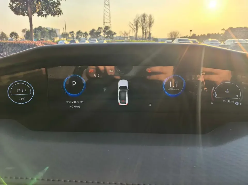 Changan UNI-V Changan UNI-V 2023 1.5T Premium 2024 — thumbnail 5