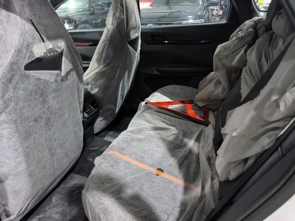 Changan UNI-V Changan UNI-V 2024 1.5T Premium 2026 — thumbnail 3