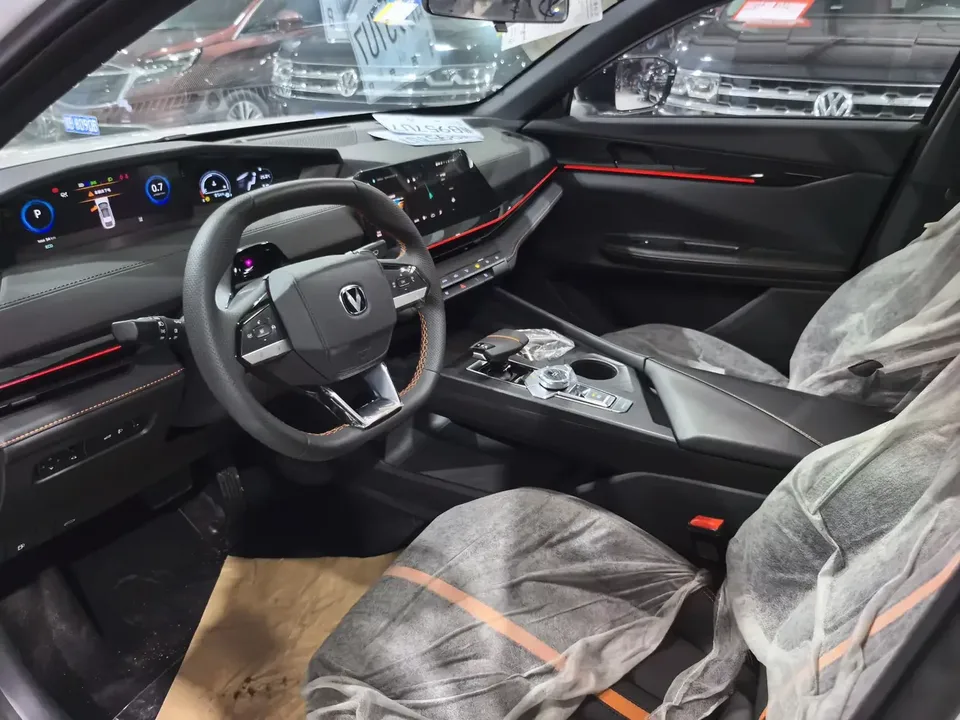 Changan UNI-V Changan UNI-V 2024 1.5T Premium 2026 — thumbnail 5