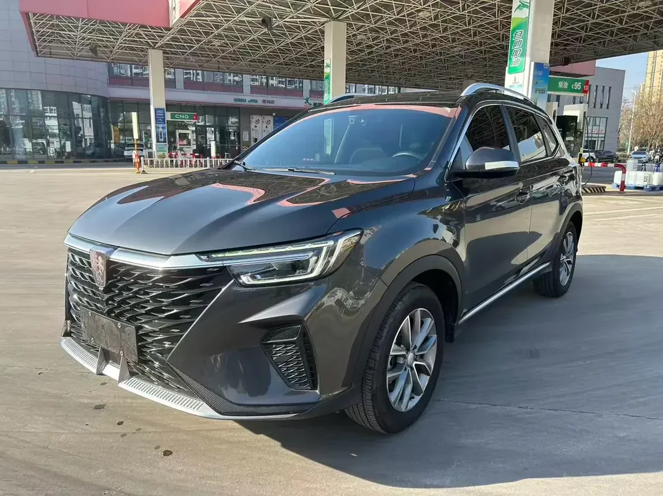 Roewe RX5 Roewe RX5 2023 PLUS 330TGI Automatic Trendsetting Smart Edition 2024 — photo 1, buy with delivery to Moscow