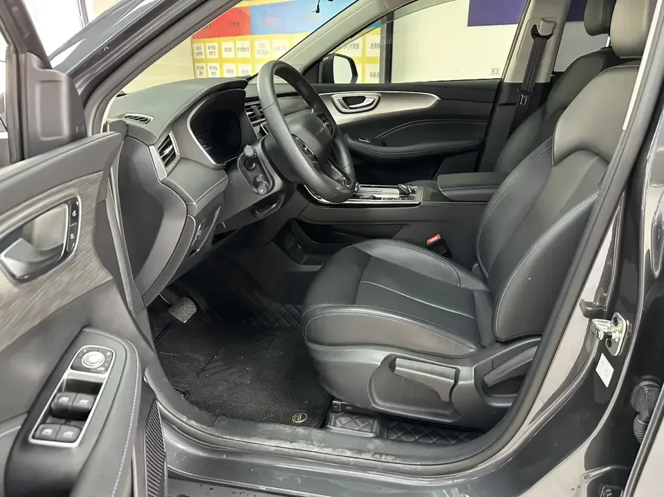Roewe RX5 Roewe RX5 2025 PLUS 330TGI Automatic Trendsetting Smart Edition 2025 — thumbnail 5