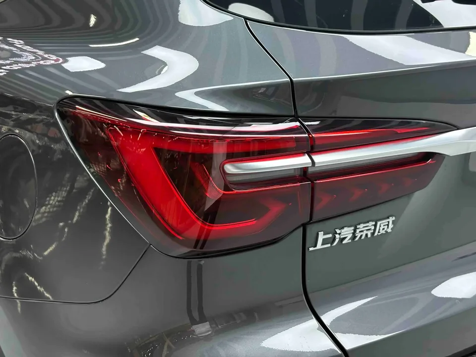 Roewe RX5 Roewe RX5 2023 PLUS 330TGI Automatic Trendsetting Smart Edition 2023 — thumbnail 4