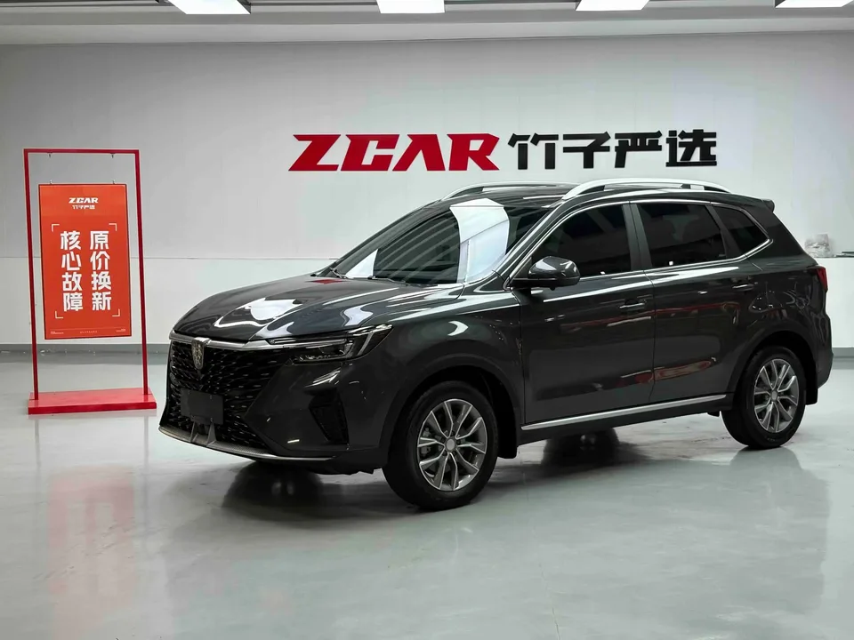 Roewe RX5 Roewe RX5 2023 PLUS 330TGI Automatic Trendsetting Smart Edition 2023 — photo 1, buy with delivery to Moscow