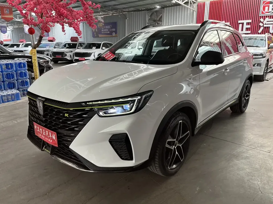 Roewe RX5 Roewe RX5 2021 PLUS 330TGI Automatic National Trend Smart Edition 2022 — photo 1, buy with delivery to Moscow