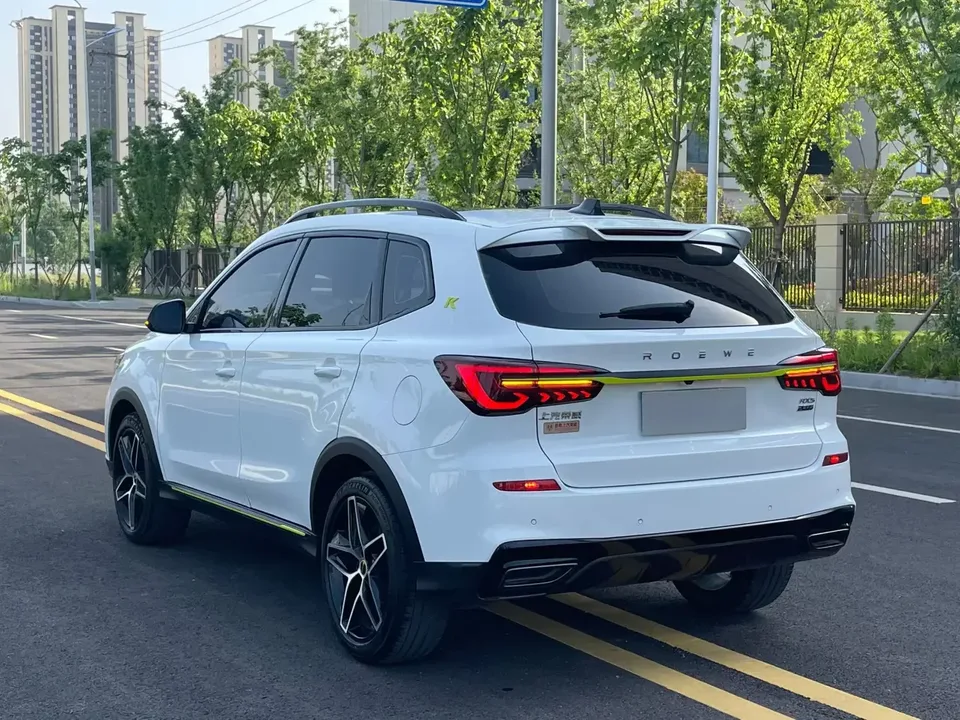 Roewe RX5 Roewe RX5 2023 PLUS 330TGI Automatic Trendsetting Smart Edition 2024 — thumbnail 4