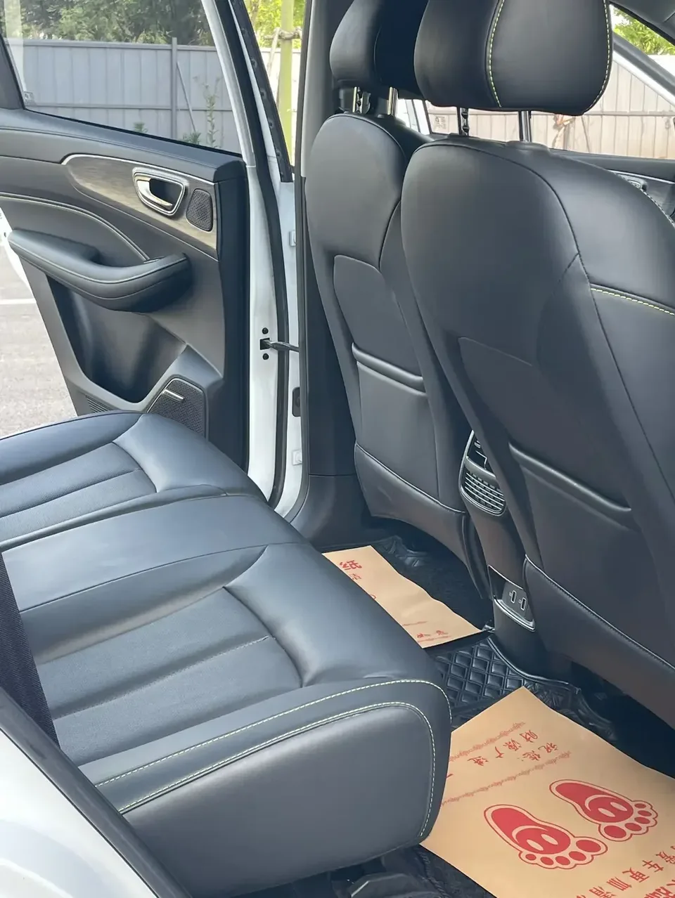 Roewe RX5 Roewe RX5 2023 PLUS 330TGI Automatic Trendsetting Smart Edition 2024 — thumbnail 5