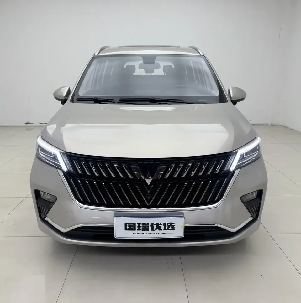 Wuling Jiachen Wuling Jiachen 2022 1.5T CVT Premium Flagship Model 2022 — фото 1, купить с доставкой в Москву