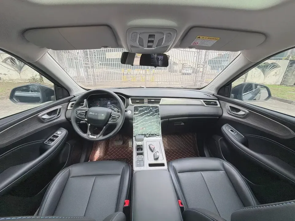 Roewe RX5 Roewe RX5 2023 PLUS 330TGI Automatic Trendsetting Smart Edition 2024 — миниатюра 3