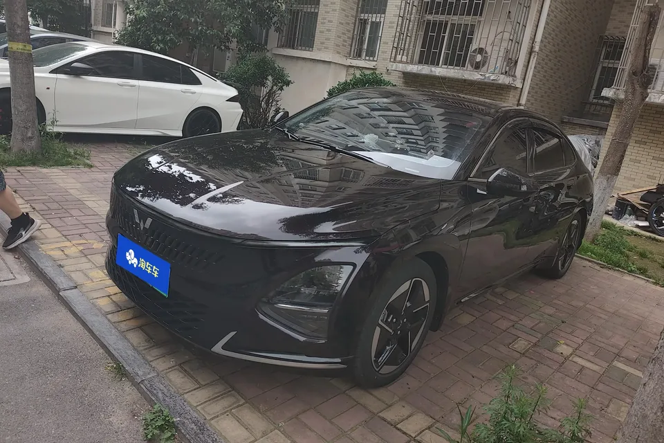 Wuling Starlight PHEV Wuling Starlight PHEV 2023 150 Advanced Version 2024 — фото 1, купить с доставкой в Москву